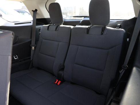 Used 2025 Ford Explorer Active image 25