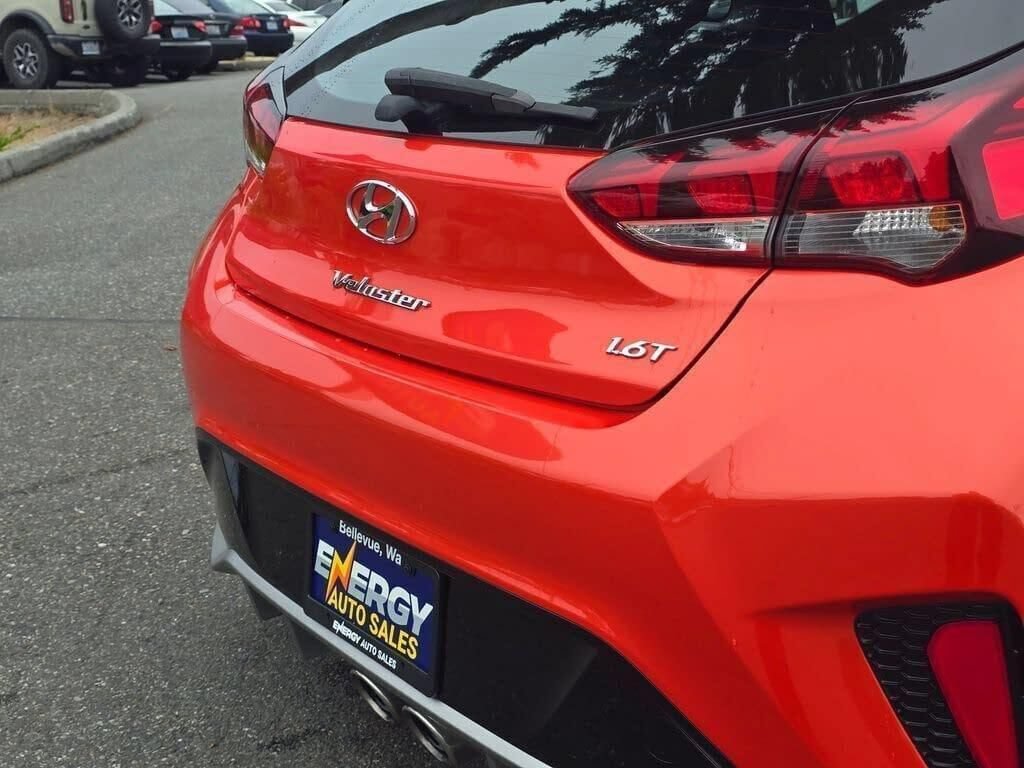 Used 2021 Hyundai Veloster Turbo FWD image 17