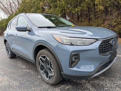 Used 2026 Ford Escape Platinum w/ Equipment Group 601A image 1