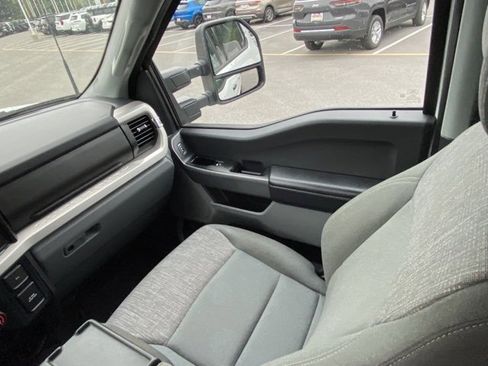 Used 2024 Ford F250 XLT image 26
