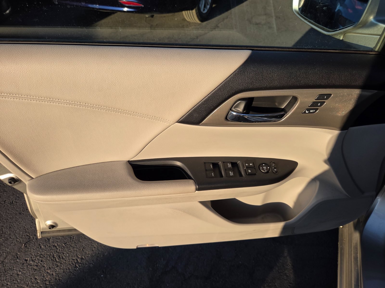 Used 2014 Honda Accord Plug-In Sedan image 8