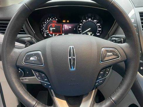 Used 2019 Lincoln MKC Premiere FWD image 21