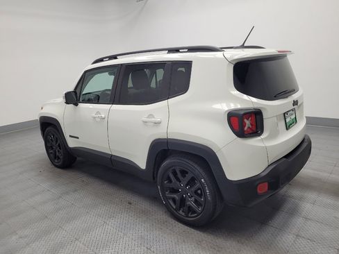 Used 2017 Jeep Renegade Altitude image 3