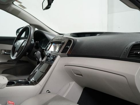Used 2013 Toyota Venza LE FWD image 30