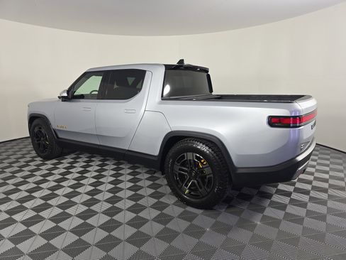 Used 2022 Rivian R1T Adventure image 3