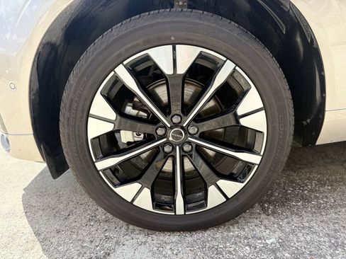 Used 2026 Volvo XC60 B5 Plus AWD/4WD image 9