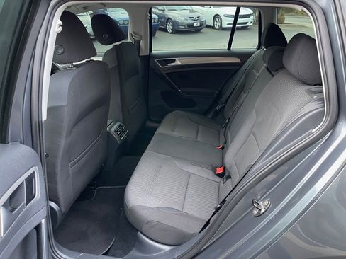 Used 2016 Volkswagen Golf S image 12