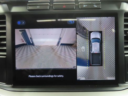 Used 2024 Ford F250 XLT w/ Black Appearance Package image 13