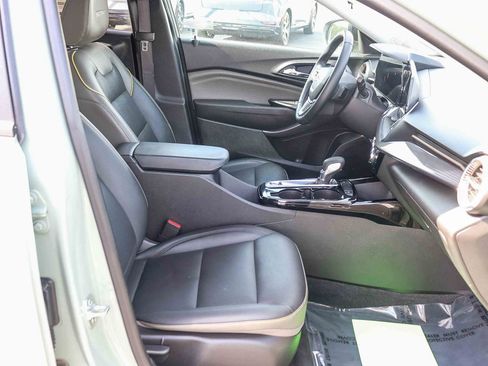 Used 2025 Chevrolet Trax ACTIV w/ Driver Confidence Package FWD image 16