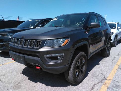Used 2018 Jeep Compass Trailhawk w/ Cold Weather Group AWD/4WD image 2