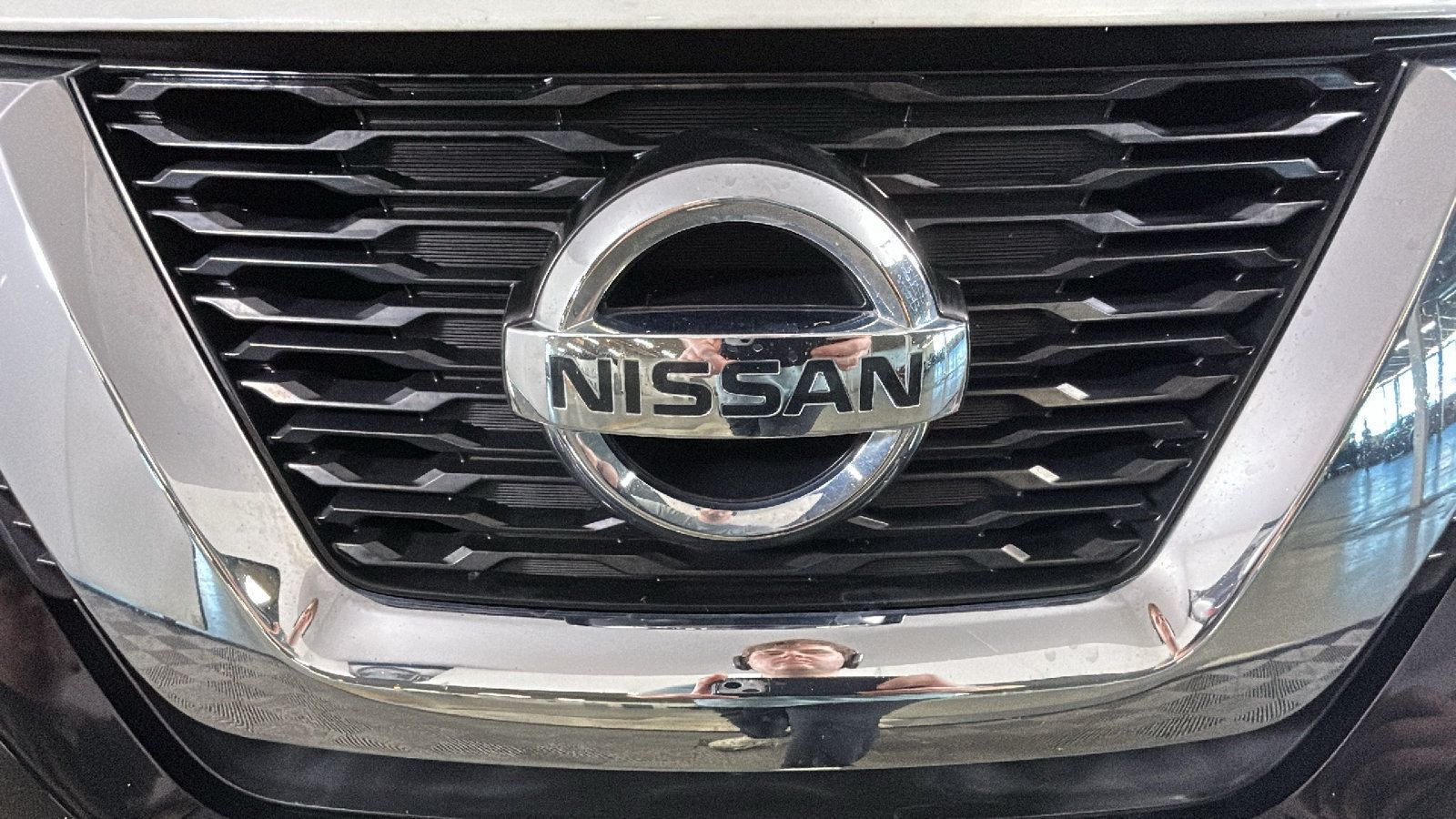 Used 2017 Nissan Rogue SV AWD/4WD image 10
