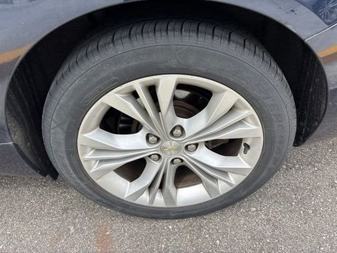 Used 2015 Chevrolet Impala LT w/ Convenience Package FWD image 12