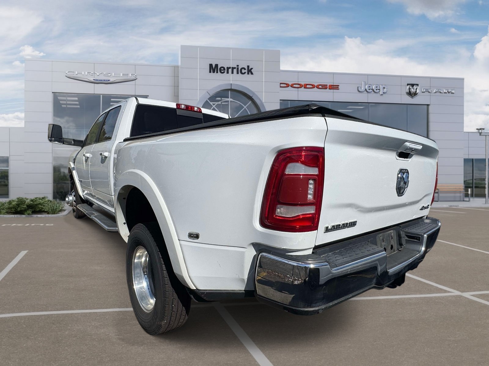 Used 2022 RAM 3500 Laramie w/ Chrome Appearance Group AWD/4WD image 7
