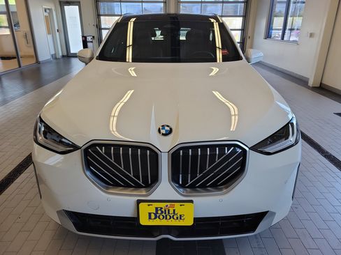 Used 2025 BMW X3 xDrive30i w/ Convenience Package AWD/4WD image 2