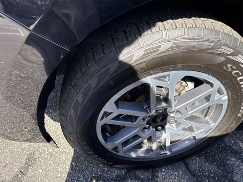 Used 2025 Ford Expedition Active image 10