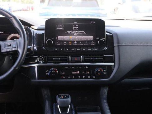 Used 2023 Nissan Pathfinder Platinum w/ Lighting Package (N92) AWD/4WD image 26