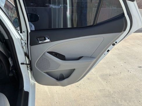 Used 2011 Kia Optima EX w/ Premium Pkg image 18