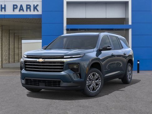 New 2026 Chevrolet Traverse LT image 6