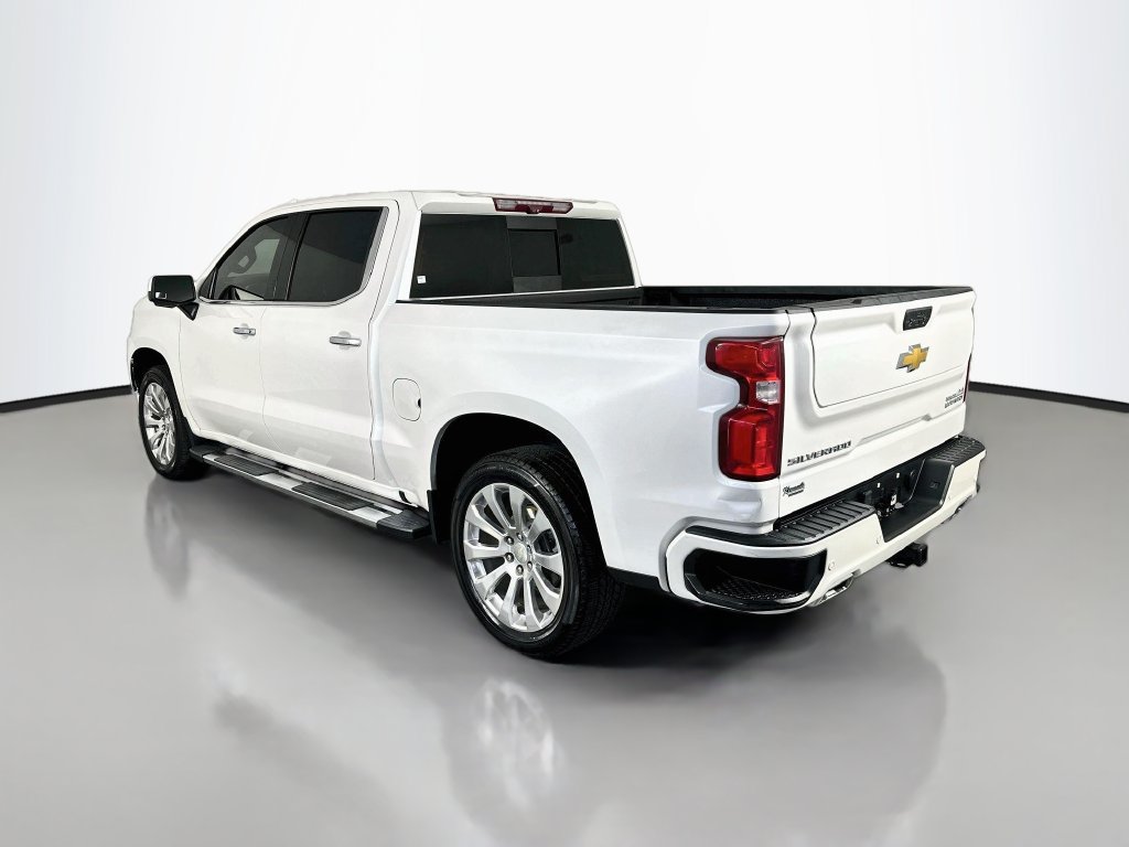 Used 2022 Chevrolet Silverado 1500 High Country w/ Technology Package AWD/4WD image 5