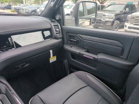 New 2026 RAM 2500 Limited AWD/4WD image 17