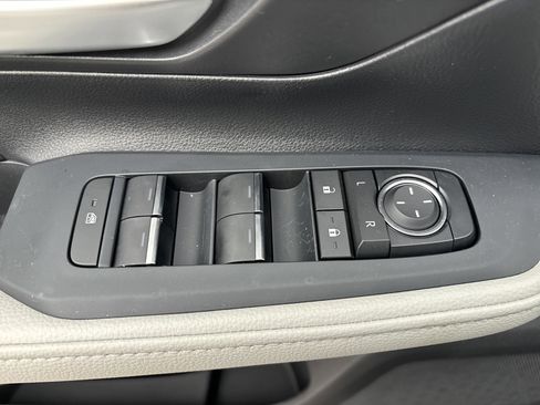 Certified 2025 Toyota Grand Highlander FWD image 18