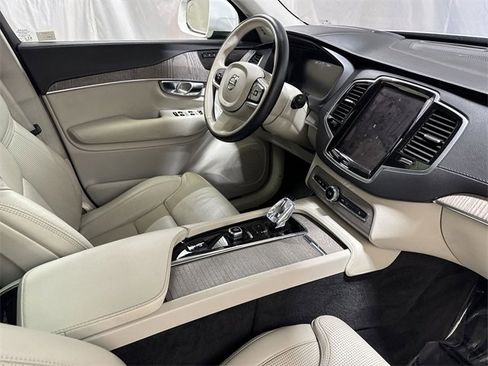 Used 2022 Volvo XC90 T8 Inscription image 31