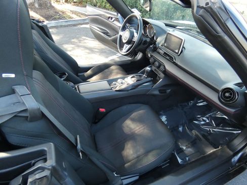 Used 2016 MAZDA MX-5 Miata Club image 22