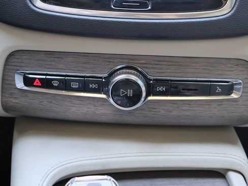 Used 2023 Volvo XC90 B6 Ultimate w/ Protection Package Premier AWD/4WD image 13