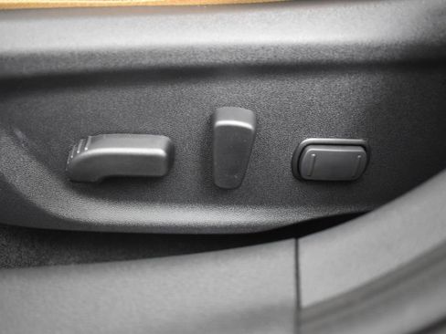 New 2025 Nissan Sentra SV w/ SV Premium Package FWD image 28
