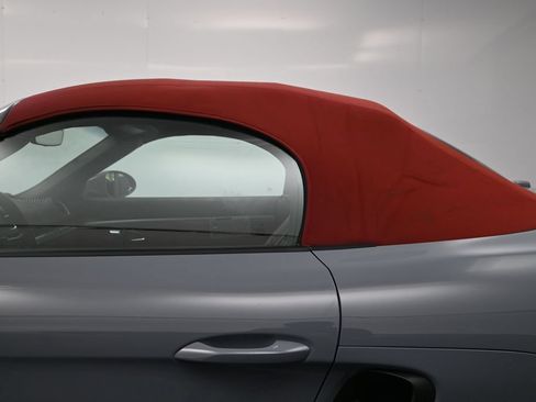 Certified 2024 Porsche 718 Boxster RWD image 36
