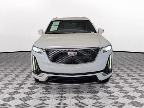 Certified 2023 Cadillac XT6 Luxury FWD image 2