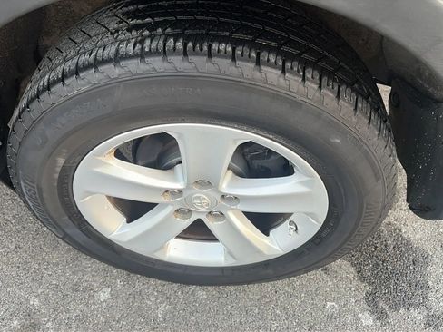 Used 2013 Toyota RAV4 XLE image 25