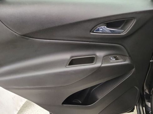 Used 2023 Chevrolet Equinox LT image 17