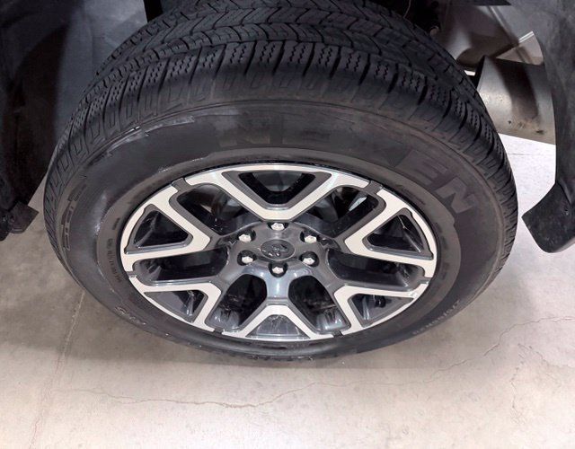 Used 2026 RAM 1500 Laramie AWD/4WD image 9