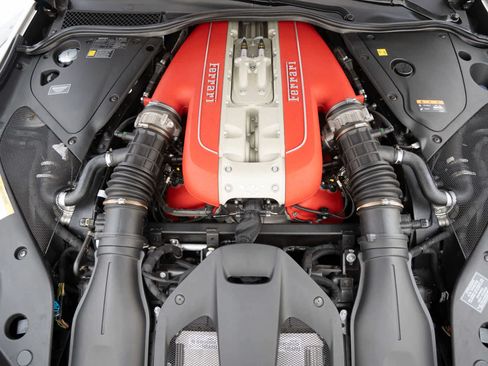 Used 2022 Ferrari 812 GTS RWD image 35