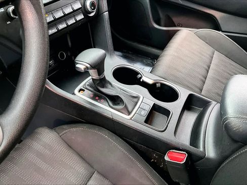 Used 2020 Kia Sportage LX image 14