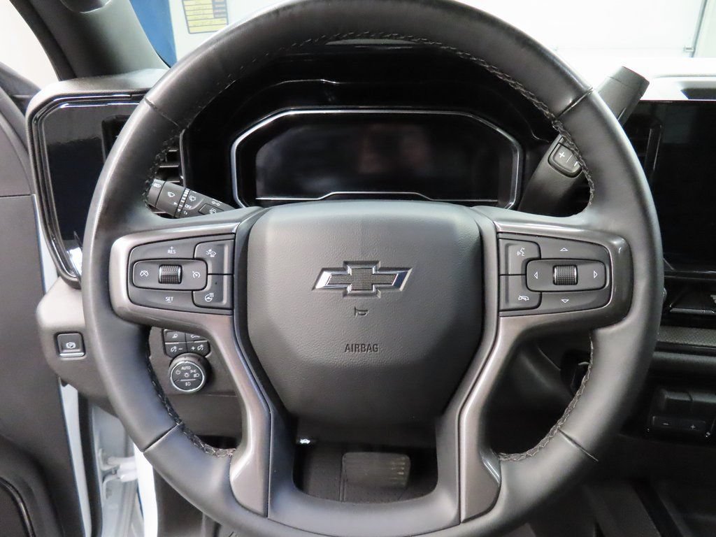 Used 2025 Chevrolet Silverado 2500 ZR2 w/ Technology Package AWD/4WD image 47