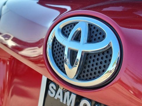 Used 2016 Toyota RAV4 XLE image 11