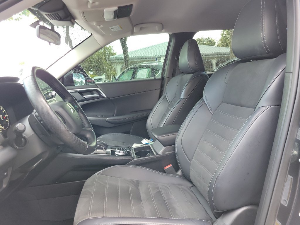 Used 2024 Mitsubishi Outlander 4WD Plug-In Hybrid image 14