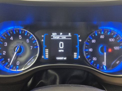 Used 2017 Chrysler Pacifica Touring-L image 23