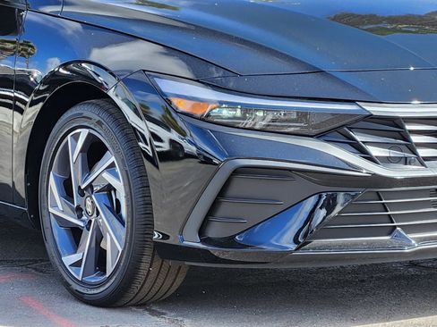 New 2025 Hyundai Elantra Sport image 10