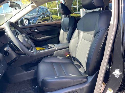 Certified 2023 Nissan Rogue SV w/ SV Premium B Package AWD/4WD image 10