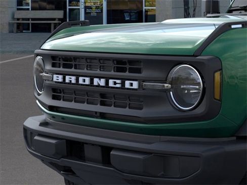 New 2025 Ford Bronco 4-Door image 19