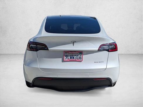 Used 2020 Tesla Model Y Long Range AWD/4WD image 7