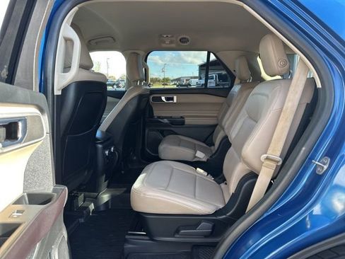 Used 2020 Ford Explorer XLT w/ Equipment Group 202A image 30