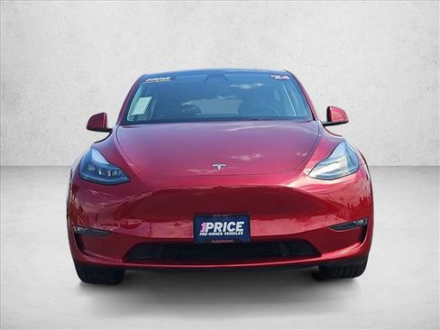 Used 2024 Tesla Model Y Long Range AWD/4WD image 2