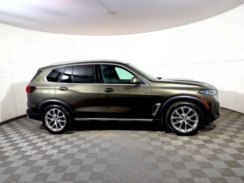 Certified 2024 BMW X5 xDrive40i w/ Premium Package AWD/4WD image 7