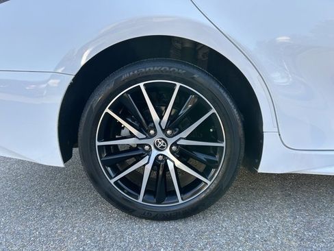 Used 2023 Toyota Camry SE image 11