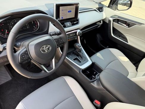 Used 2025 Toyota RAV4 XLE Premium image 12