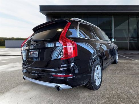 Used 2018 Volvo XC90 T5 Momentum image 4